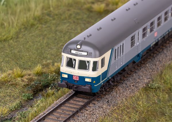 Nahverkehrswagen mit Steuerabteil