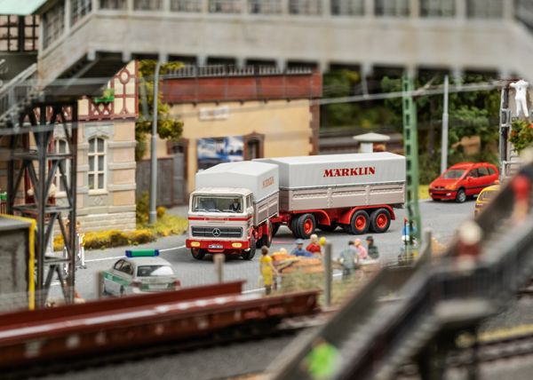 Niederflurwagen Saadkms