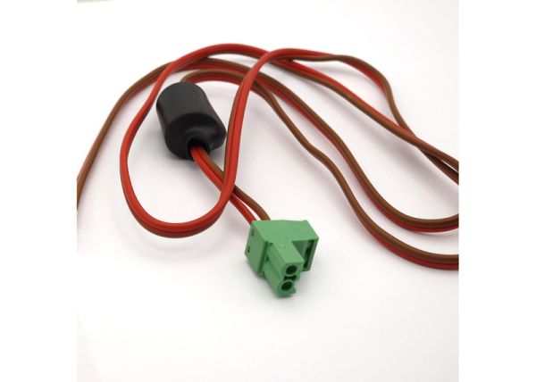 Wire with Plug and Folding Ferrite
