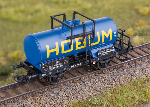 Display Kesselwagen mit zwei Radsätzen