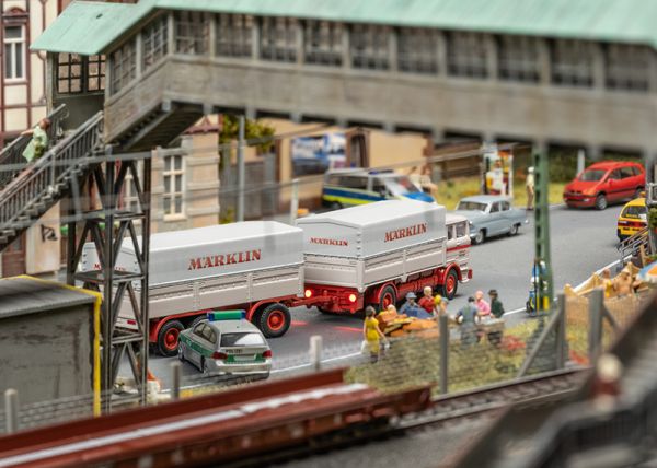 Niederflurwagen Saadkms
