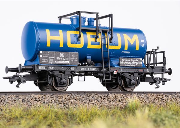 Display Kesselwagen mit zwei Radsätzen